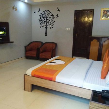 Hotel Samridhi Palace Juhi Bari Esterno foto
