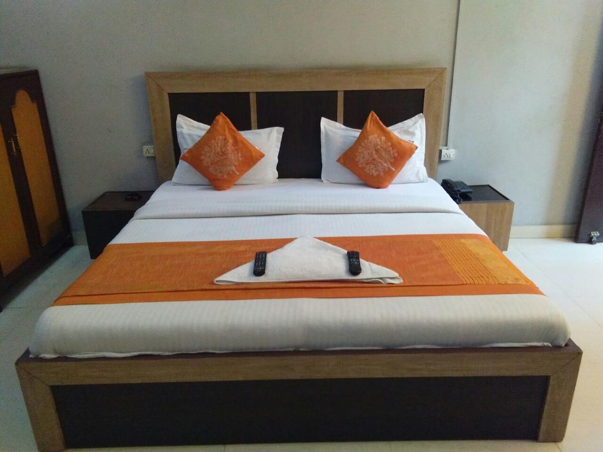 Hotel Samridhi Palace Juhi Bari Esterno foto