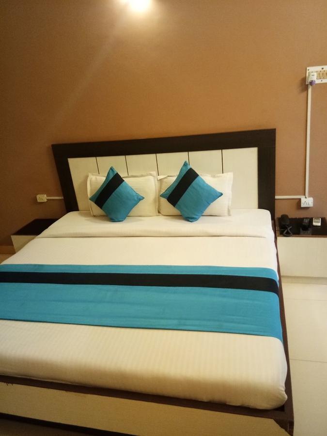 Hotel Samridhi Palace Juhi Bari Esterno foto