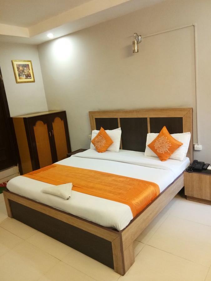 Hotel Samridhi Palace Juhi Bari Esterno foto